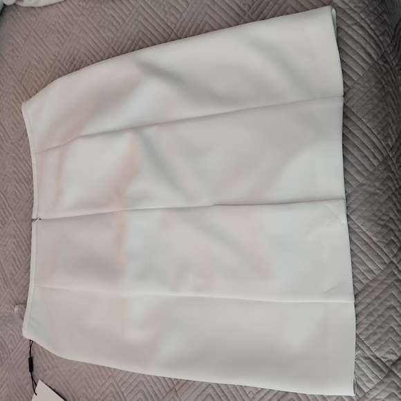 White Calvin Klein Skirt, Size 14 - Picture 3 of 3